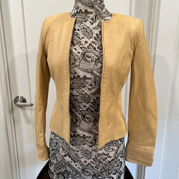 Escada Exquisite Leather Jacket Silk Lining - Picture 3 of 15